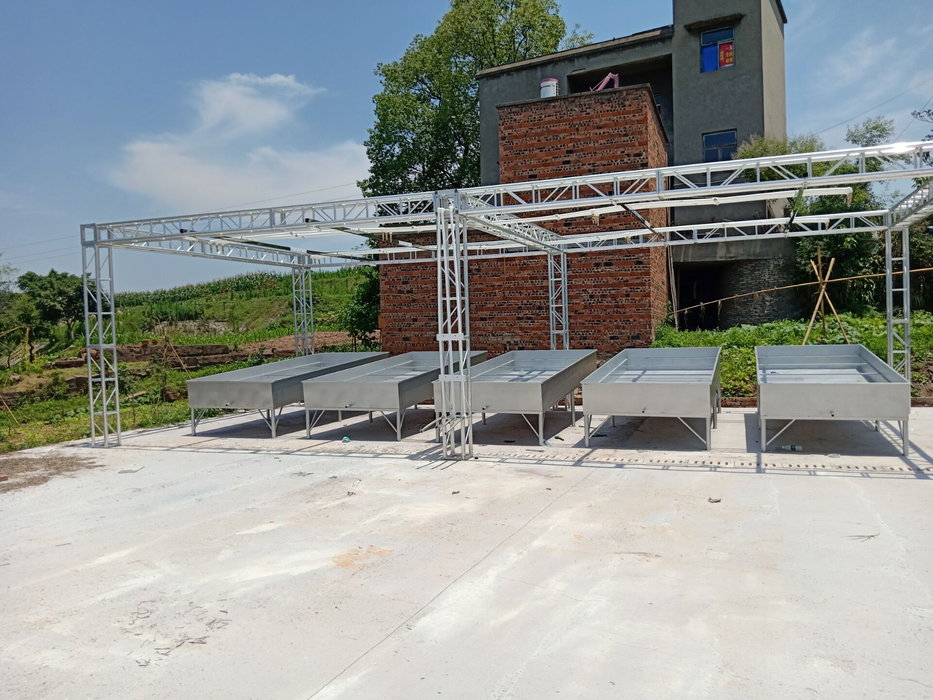 福建某研究团队采用人工模拟降雨